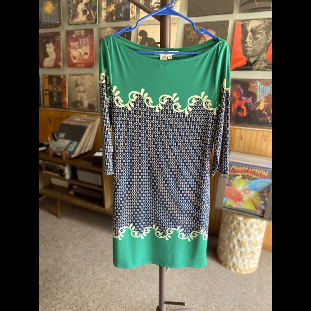 Beautiful dress from the office to the evening